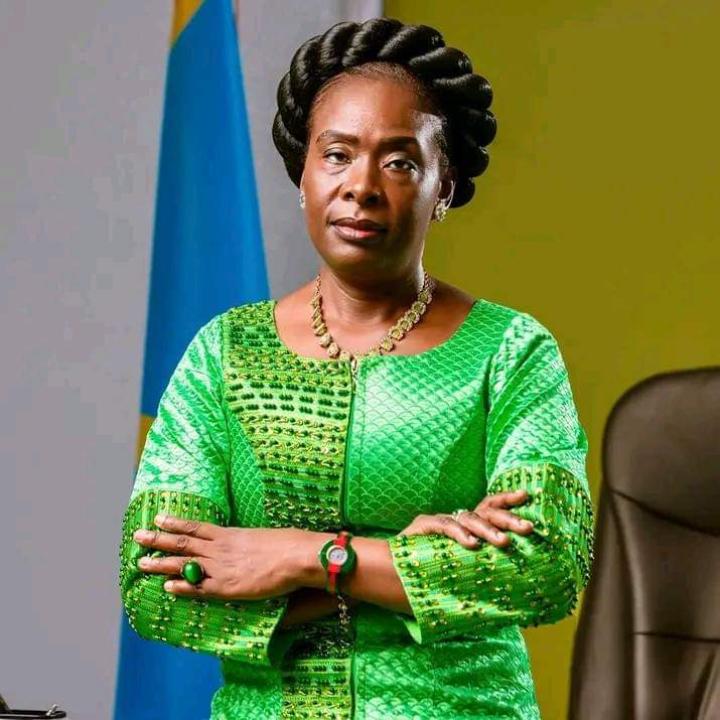 La Ministre d'État en charge du Portefeuille, Adèle Kayinda Mahina.