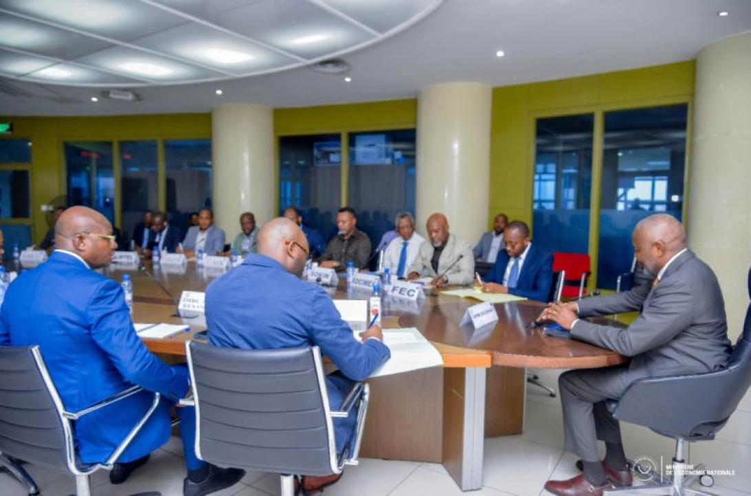 Le VPM de l'économie nationale, Vital Kamerhe devant les responsables de la Fédération des entreprises du Congo.