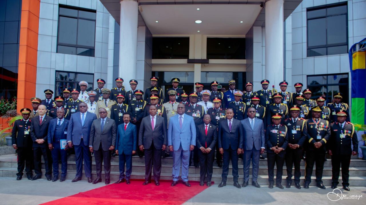 Cérémonie de la clôture de la session 2022-2023 du Collège des Hautes Études Stratégiques de défense à Kinshasa