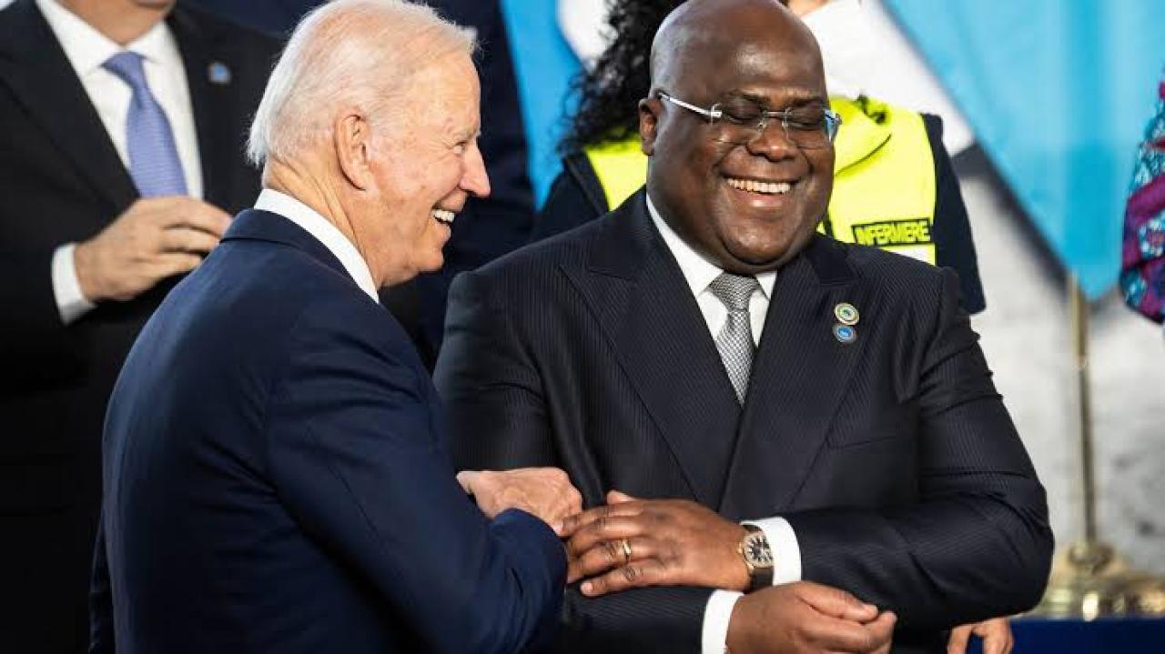 De gauche à droite, les Présidents américain Joe Biden et Félix Tshisekedi de la RDC.