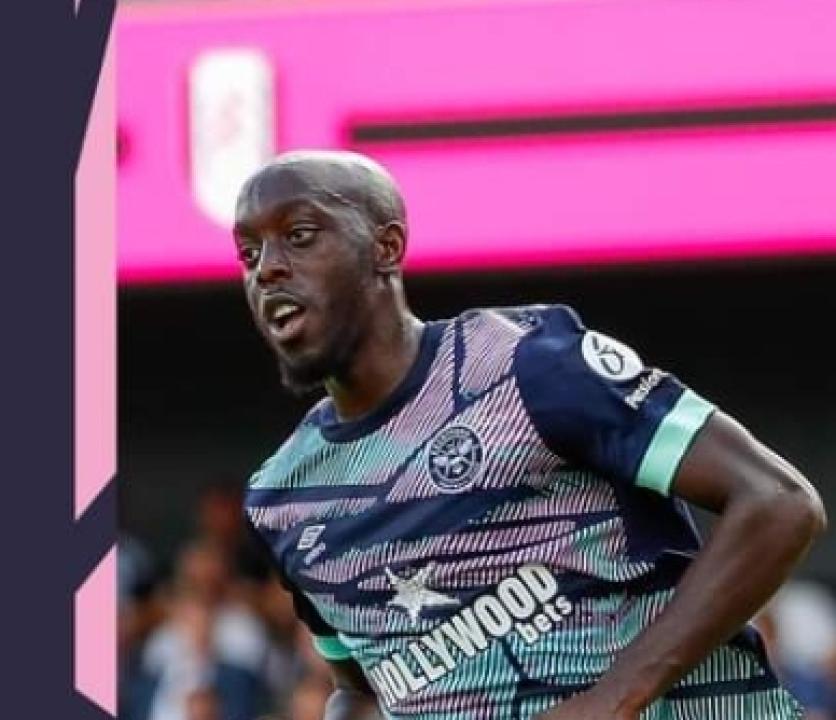 Yoane Wissa en pleine célébration de son but face à Fulham
