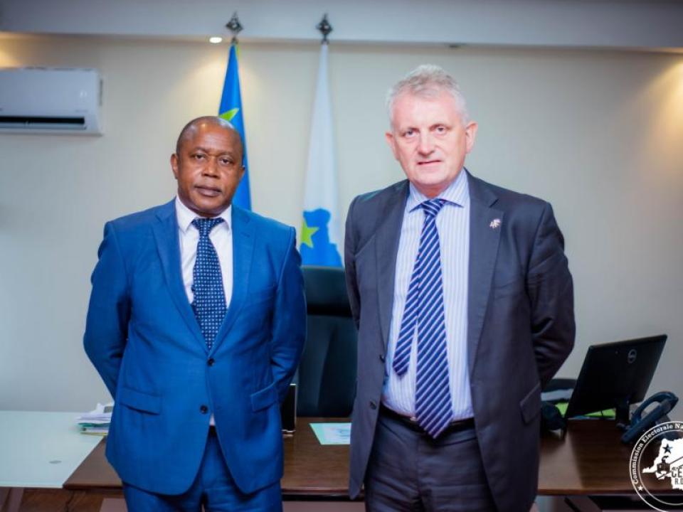 Rencontre entre l'ambassadeur de l'UE Jean-Marc Châtaigner et le président de la CENI Denis Kadima.
