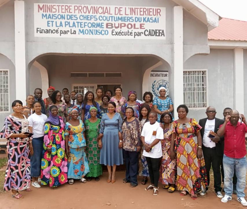 La photo de famille après le lancement de l'atelier par DENISE MULUKA.