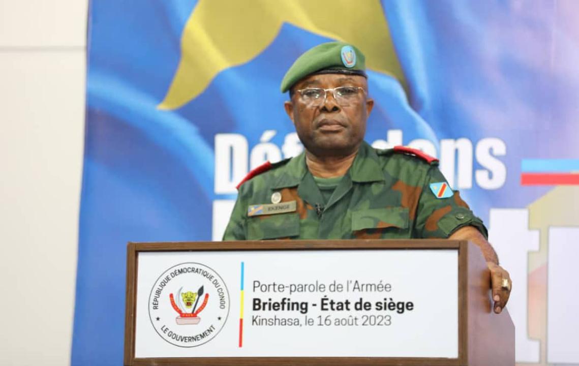 Le porte-parole de l'armée, le Général Sylvain Ekenge