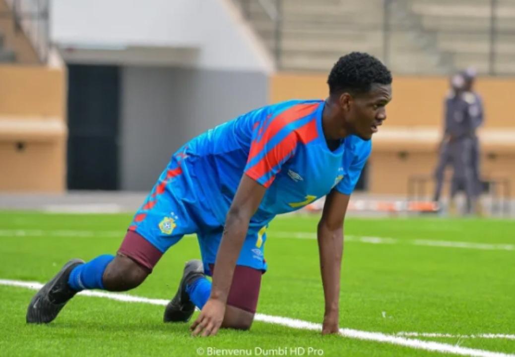 Un Léopard U20 lors d'un échauffement au stade Tata Raphaël.