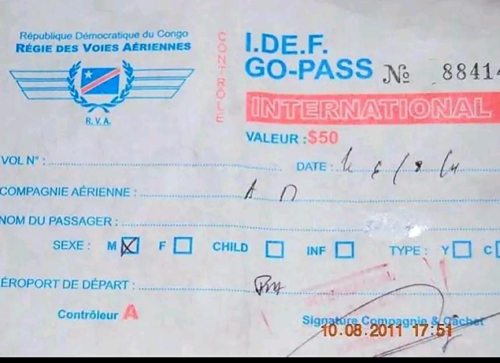 Un bordereau de paie de la taxe aéroportuaire " Go Pass"