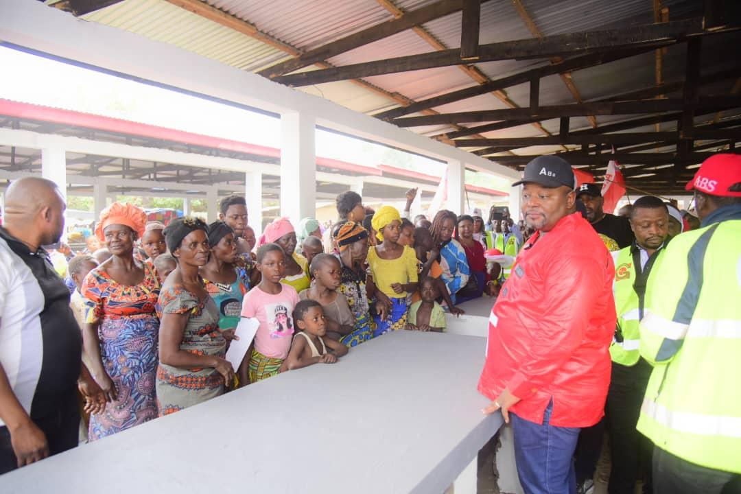 Aimé Boji Sangara après l'inauguration du marché de Rubimbi.