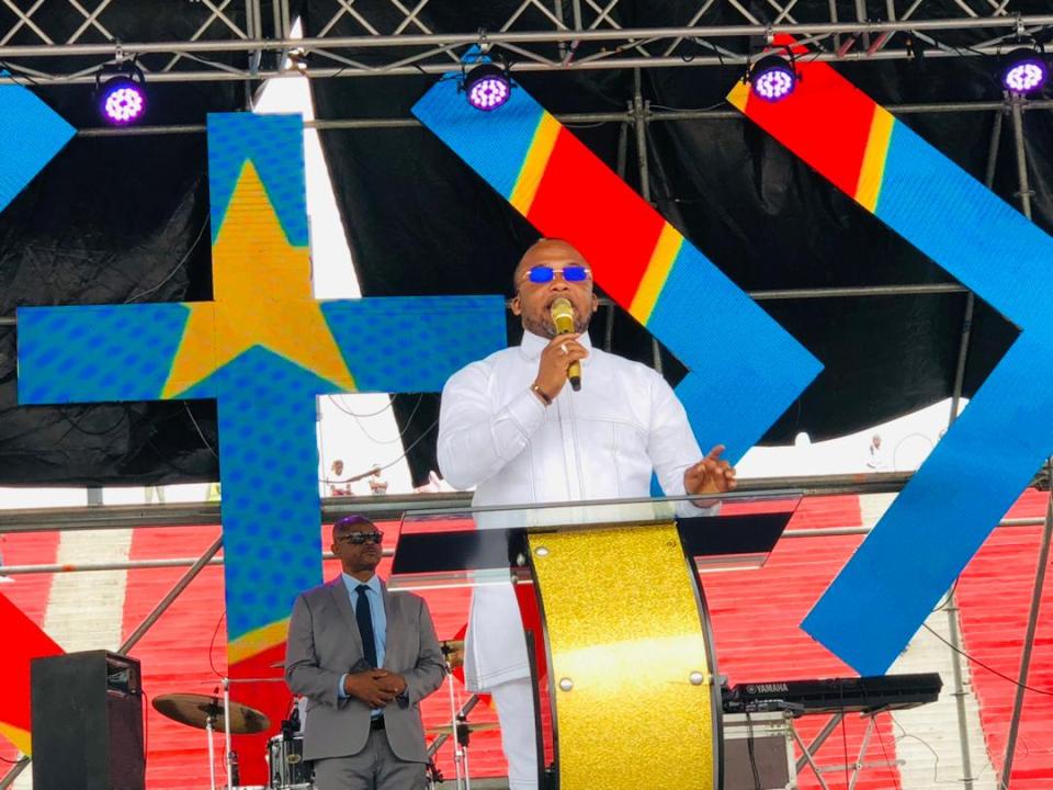 L'Évêque général Dodo Kamba