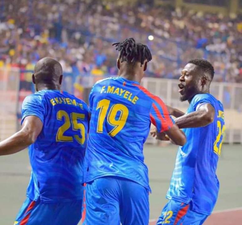 Edo Kayembe, Fiston Mayele et Chancel Mbemba en pleine célébration d'un but. [Photo d'illustration]