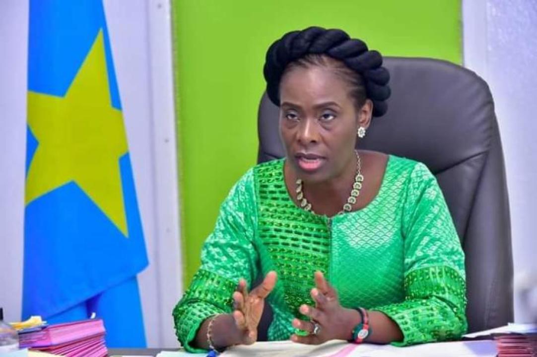 Ministre d'État chargé du portefeuille Adèle Kayinda Mahina.