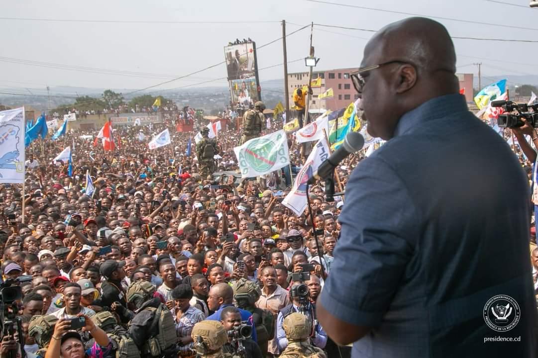 Le président de la République lors de son discours à Kasumbalesa devant la foule