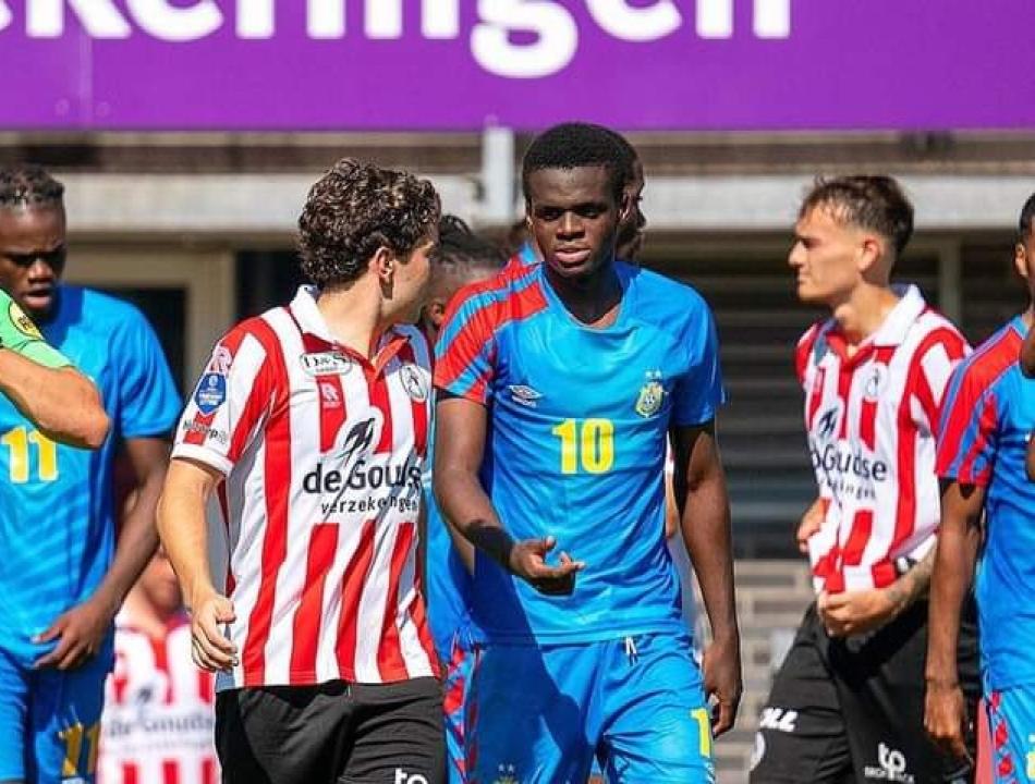 Metinho Silu en échange avec un joueur de Rotterdam lors d'un match amical. [Photo d'illustration]