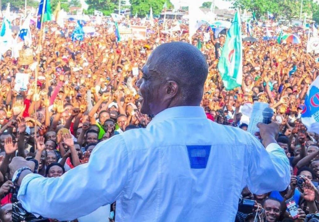 Martin Fayulu, lors d'un meeting populaire à Boende