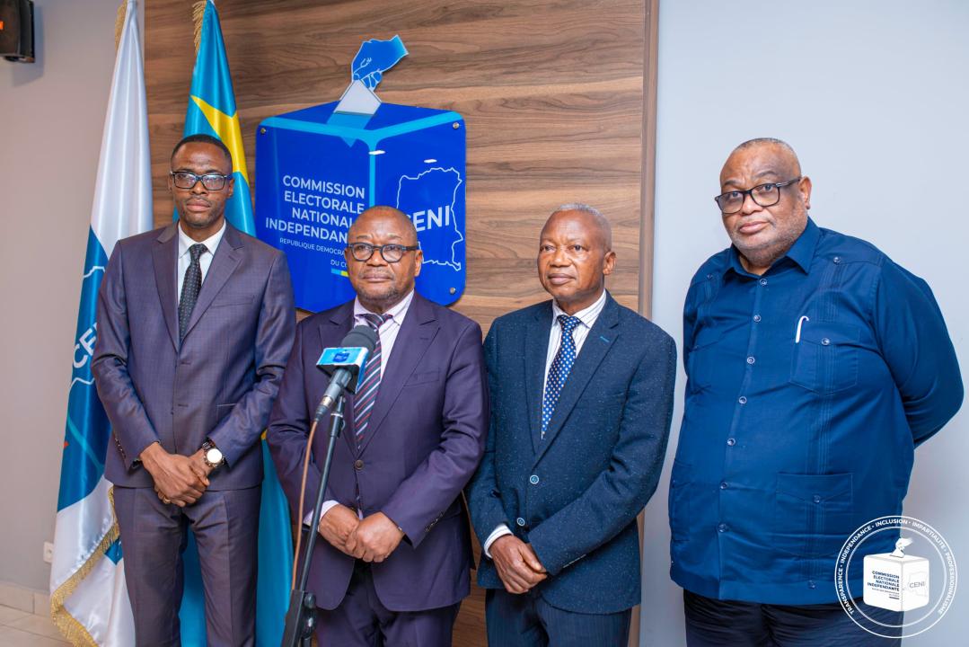 Les membres de la CNDH après la réunion avec le 1er Vice-Président de la CENI, Bienvenu Ilanga, mercredi 11 octobre 2023