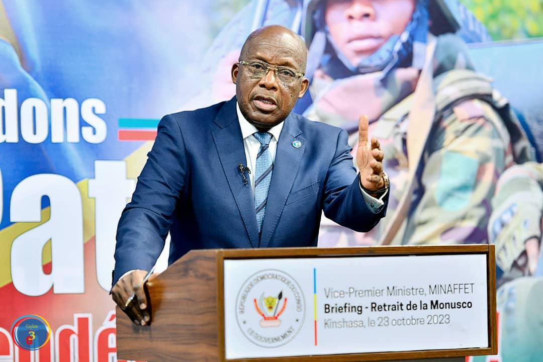 e Vice-premier ministre, ministre des Affaires Étrangères, Christophe Lutundula