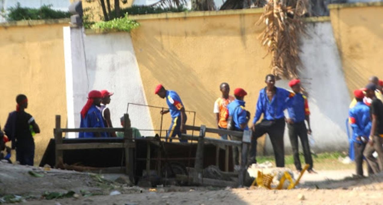 Les Adeptes de Bundu Dia Kongo lors des affrontements avec la police à Kinshasa, le 14 février 2017