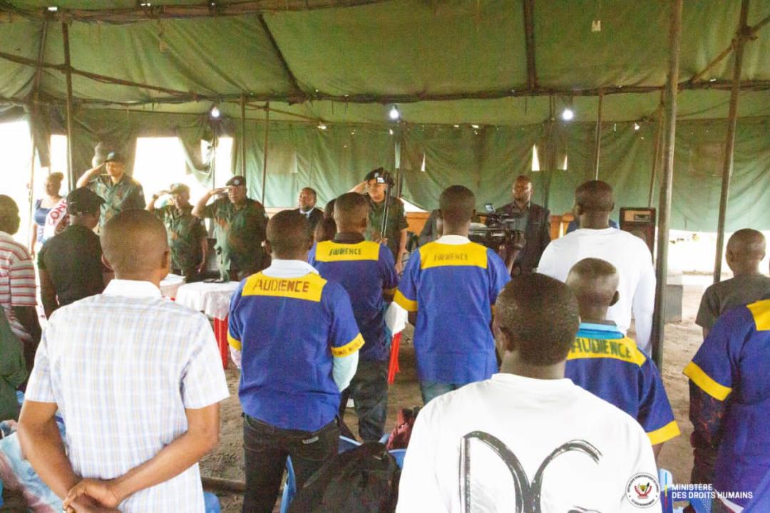 Quelques adeptes du prophète Joseph Mukungubila et de Né Muanda Nsemi