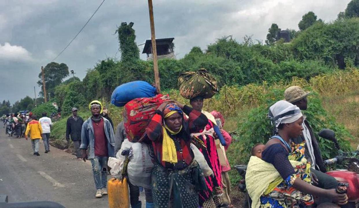 Des populations civiles de Rutshuru fuyant le M23