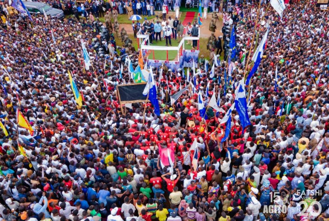 Félix Tshisekedi devant une foule immense à Buta