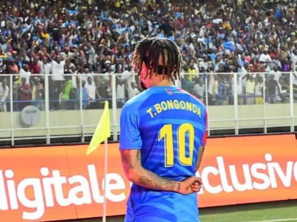 Théo Bongonda en pleine célébration de son but face au Soudan.