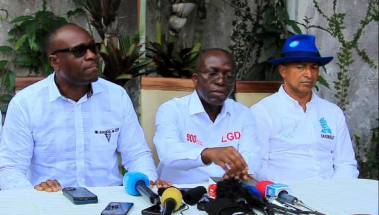 Delly Sesanga, Matata Ponyo et Moïse Katumbi lors d'une conférence de presse. [Photo d'illustration]