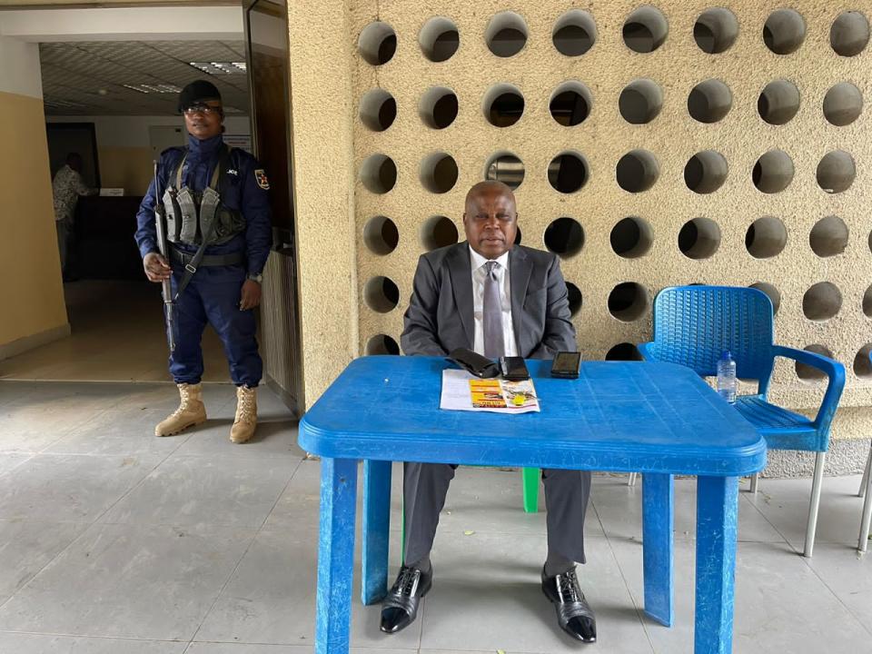 Le MinÉtat François Rubota à l'entrée de