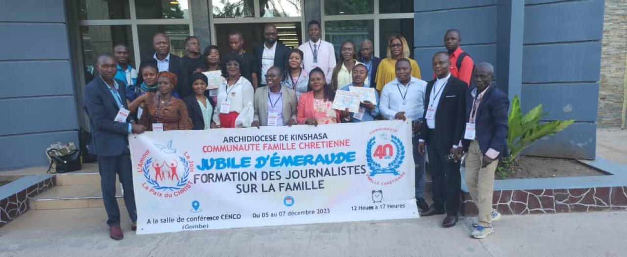 Les journalistes et quelques membres de la Communauté Famille Chrétienne à la clôture de formation organisée du 05 au 07 décembre au siège de la CENCO