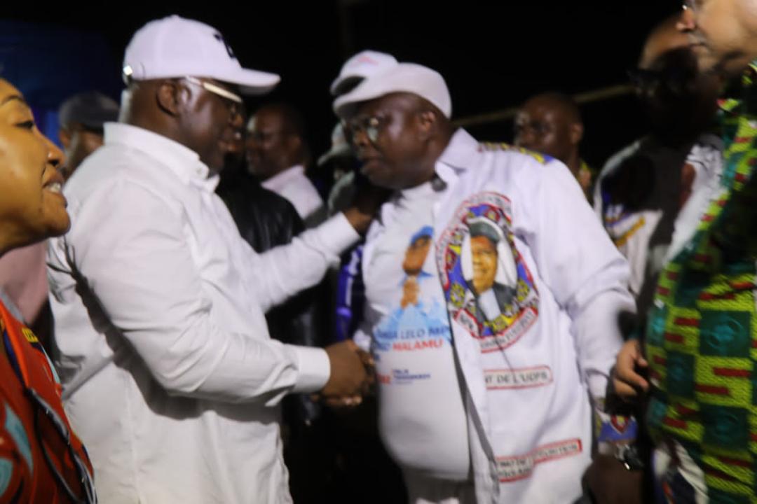 Félix Tshisekedi et Lisanga Bonganga pendant la campagne électorale à l'étape de Mbandaka