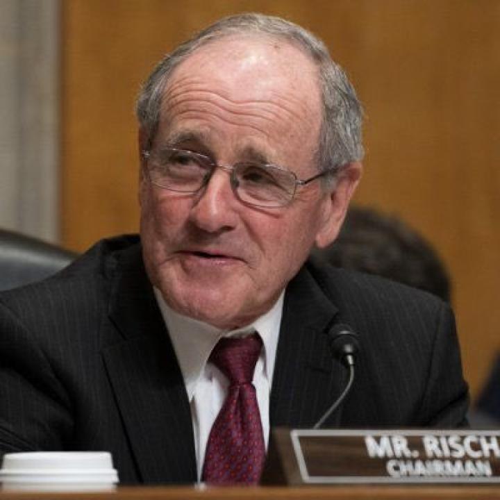 Membre des relations étrangères du sénat américain Jim Risch.