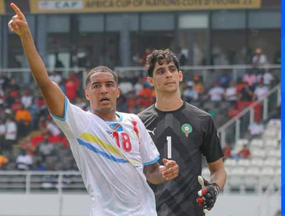 Le milieu du terrain congolais, Charles Pickel et le gardien marocain Bounou. [Photo d'illustration]