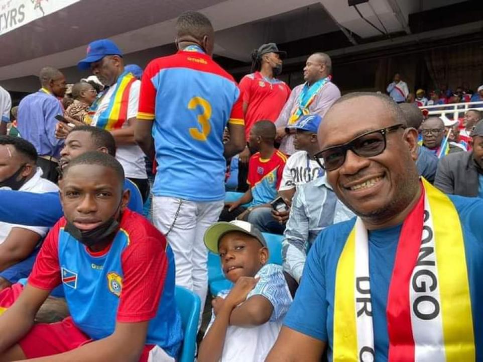 Delly Sesanga et ses enfants lors d'une rencontre des Léopards, au stade des martyrs. [Photo d'illustration]
