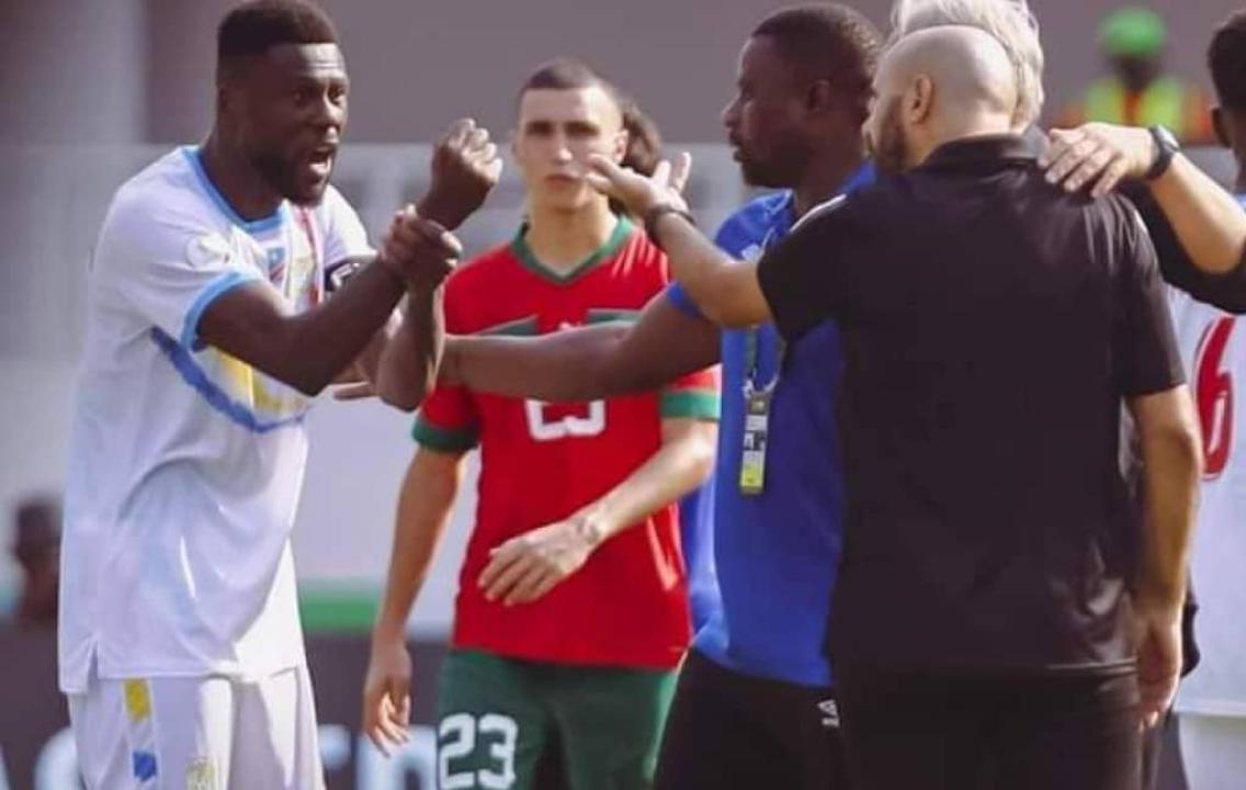 Chancel Mbemba lors de l'escarmouche avec Walid Regragui.