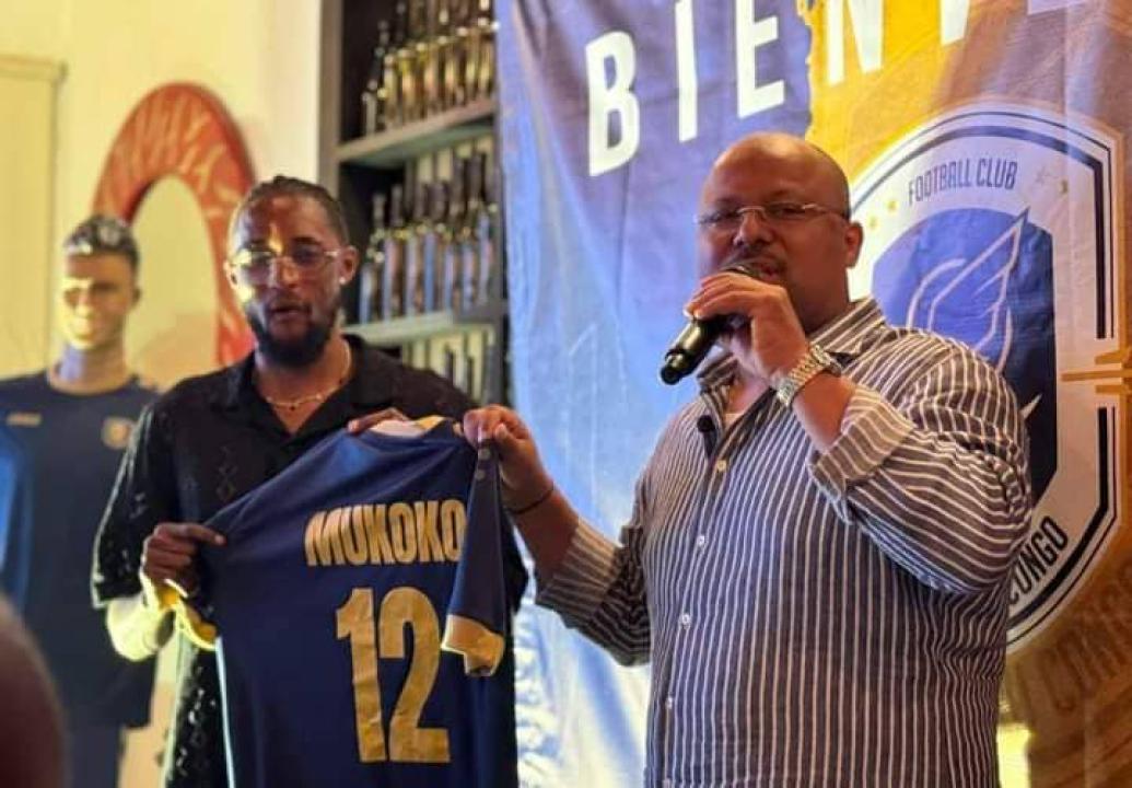 Mukoko Amale et Vidiye Tshimanga lors de la signature du contrat. [Photo d'illustration]