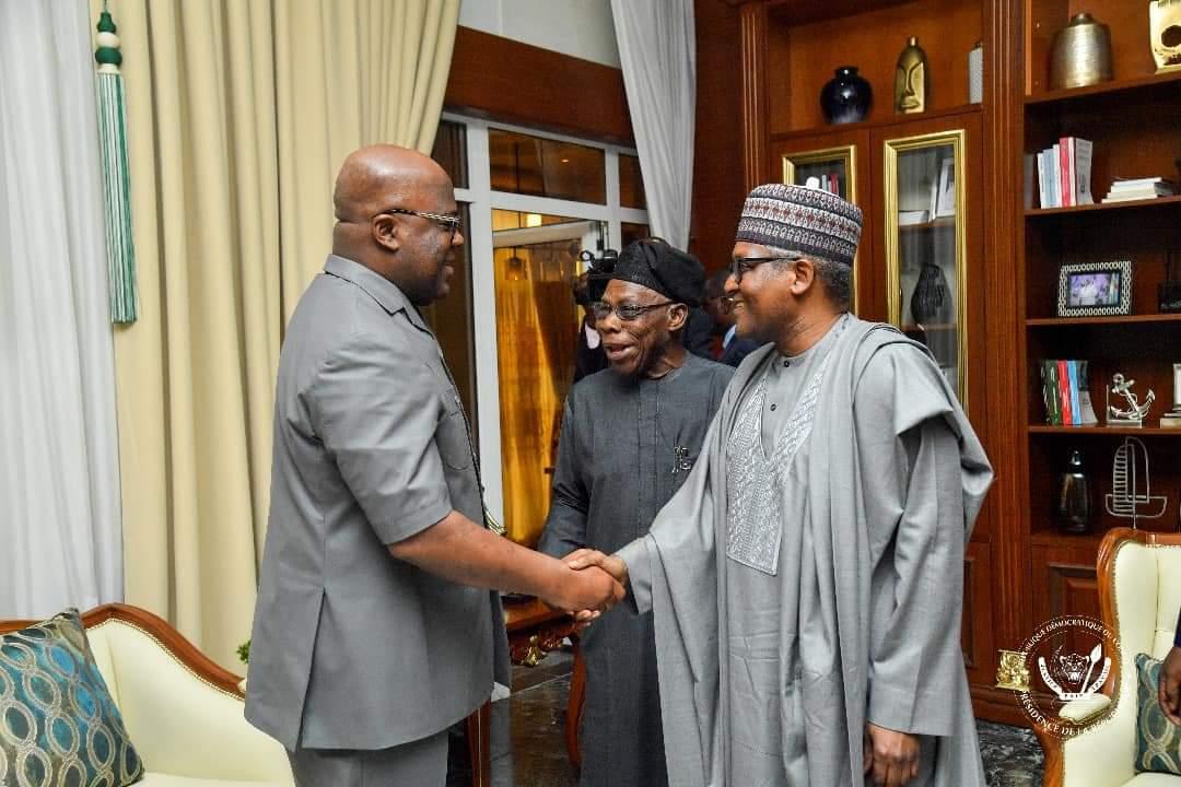 Le Président de la République Félix Tshisekedi et l'ex président nigérian Obasanjo accompagné de l'homme d'affaires Aliko Dangote au Palais de la Nation
