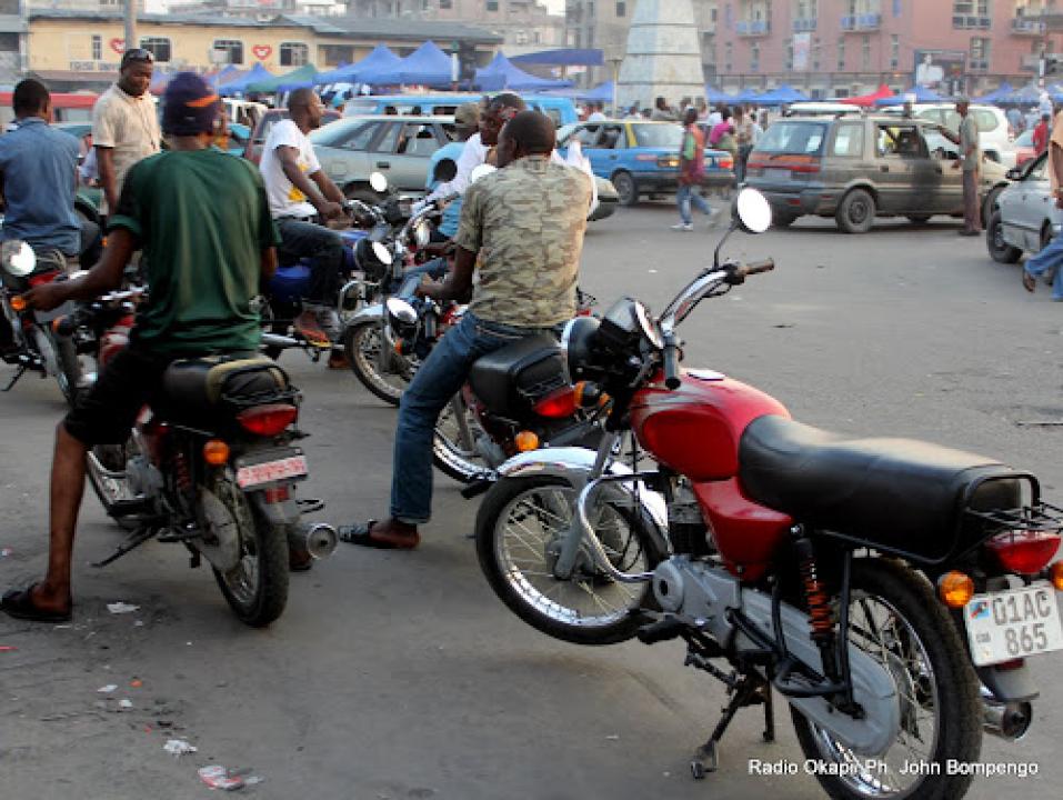 Taximen moto oeuvrant dans la ville de Goma [photo d'illustration]