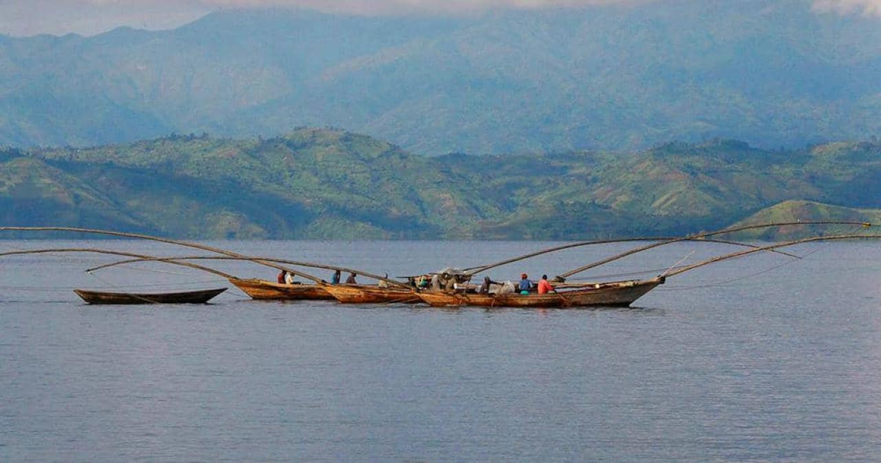Le Lac Kivu, situé à la frontière de la RDC et du Rwanda, le plus dangereux des trois lacs méromictiques de l'Afrique [Photo d'illustration]