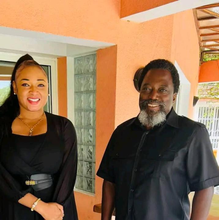 Le Président honoraire Joseph Kabila et sa conseillère en communication Barbara Nzimbi