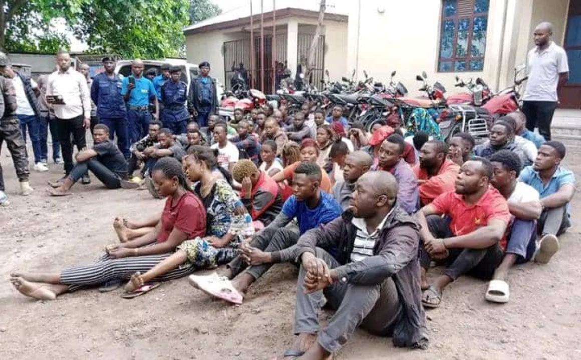 Des présumés criminels présentés à la presse et population de Goma par le Maire de la ville. ©John Tsongo de la Cellcom Mairie