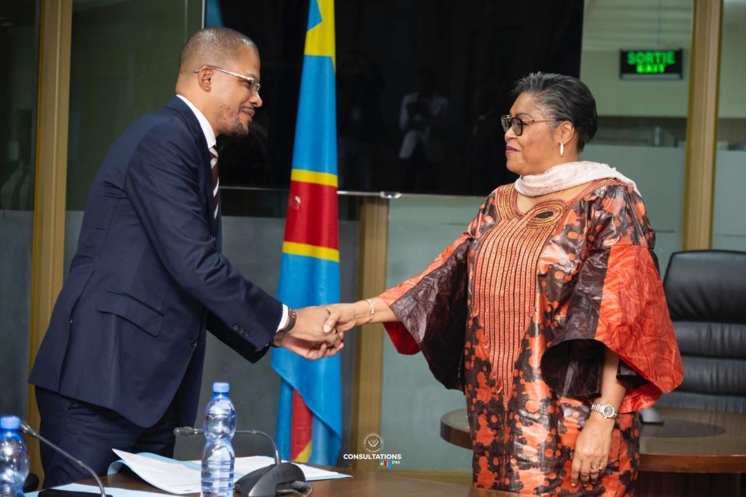 La première ministre Judith Tuluka et Didier Budimbu, ministre sortant des hydrocarbures
