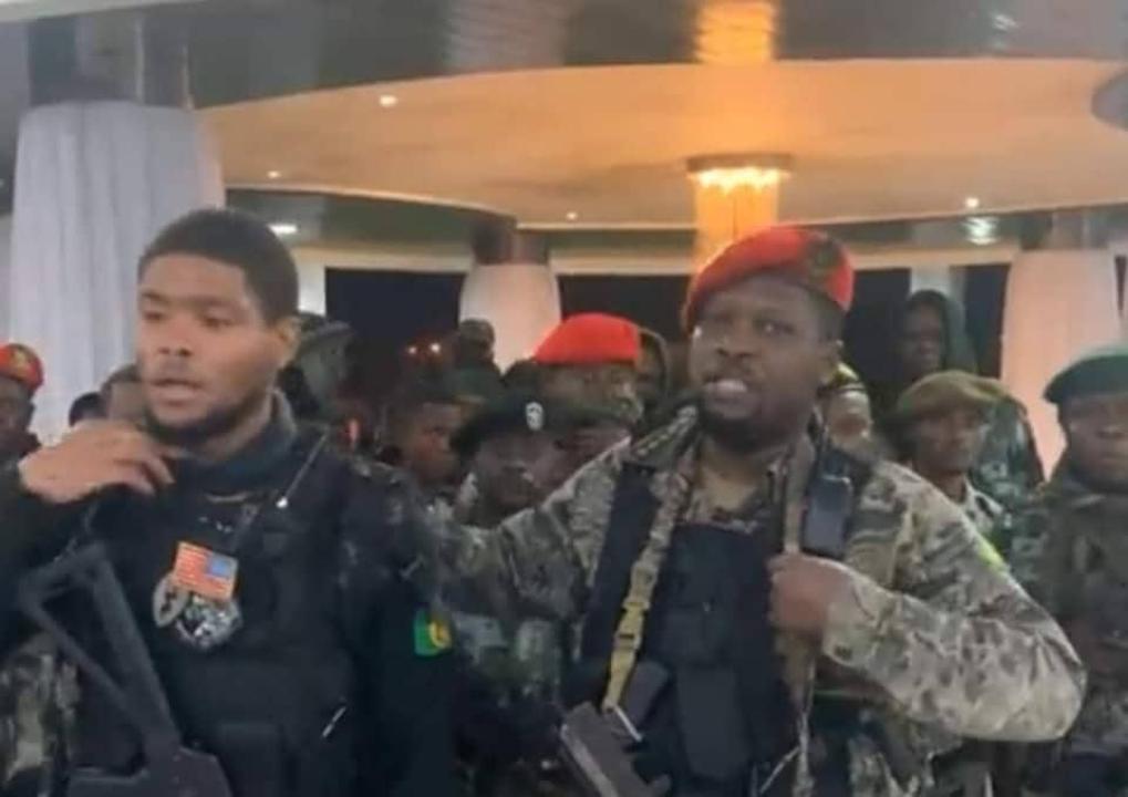 Les rebelles maîtrisés au palais de la nation