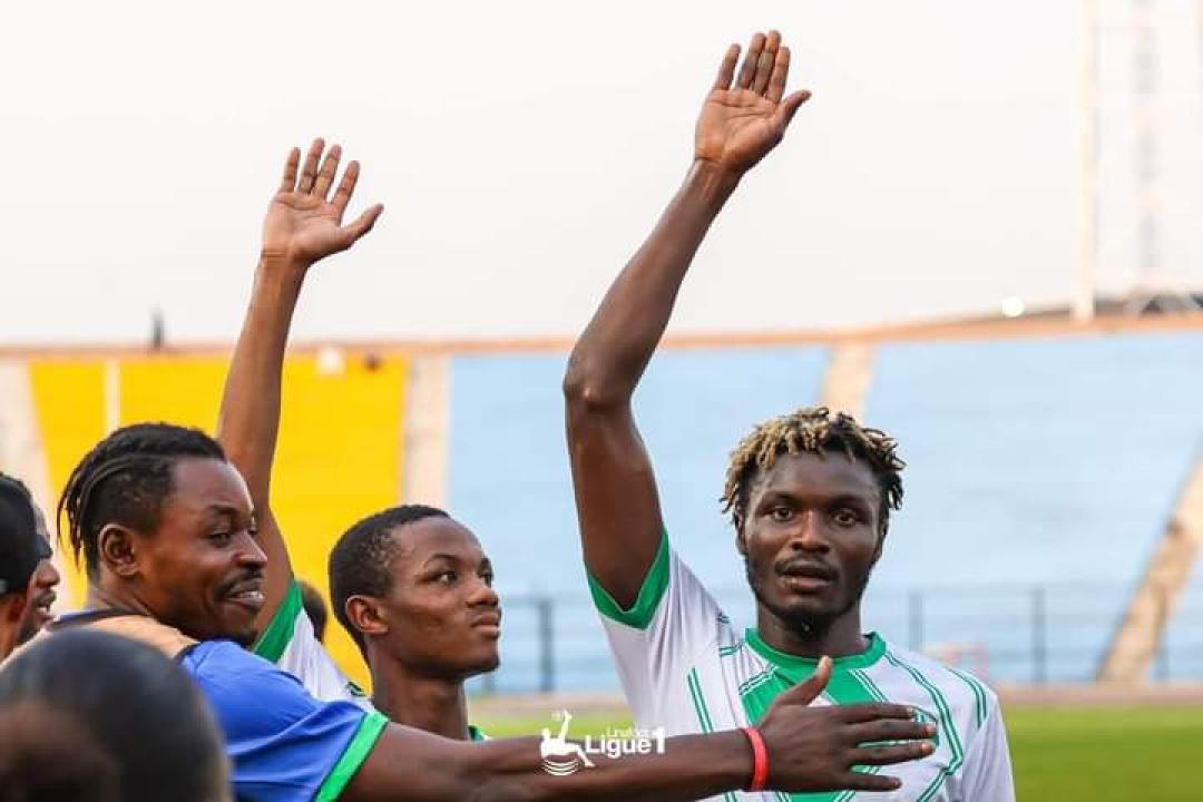 Quelques joueurs du DCMP en pleine célébration avec les supporters. [Photo d'illustration]