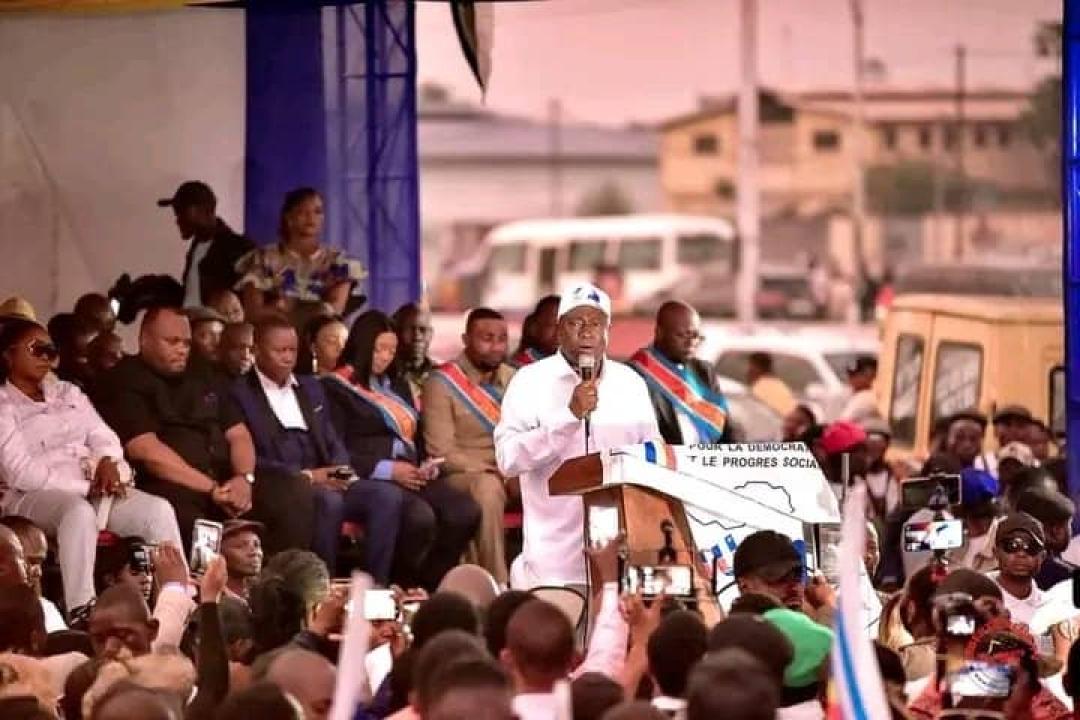 Le Secrétaire Général de l'UDPS,  Augustin KABUYA lors de la Cérémonie de remise des certificats aux députés provinciaux UDPS de Kinshasa