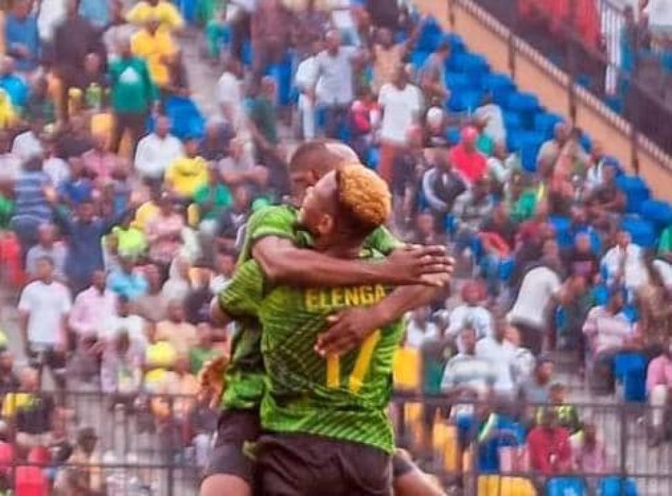 Deux joueurs de VClub en pleine célébration au Stade Père Raphaël de la Kethule. [Photo d'illustration]