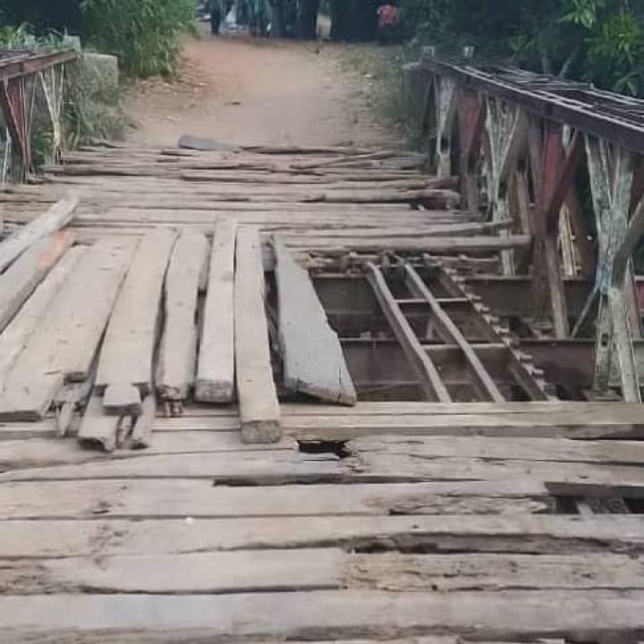 Pont en délabrement 