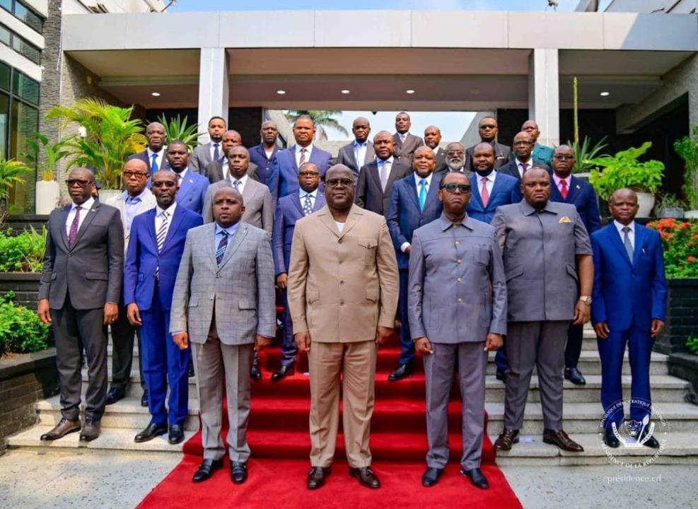 Le chef de l'État Félix Tshisekedi entouré de gouverneurs et vice-gouverneurs, en présence du VPM de l'intérieur et de son Dircab