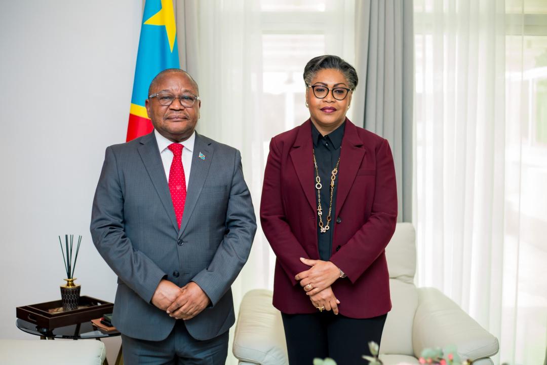 De gauche à droite, le président de la CNDH, Paul Nsapu et la Première ministre, Judith Suminwa Tuluka.