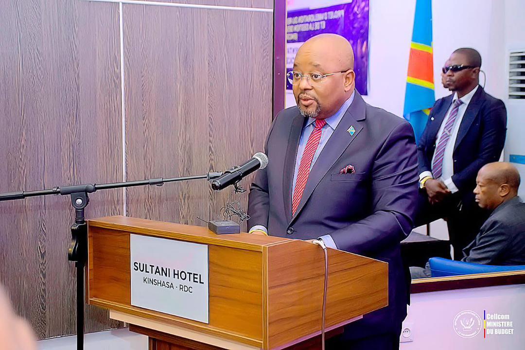 Le ministre d'État, ministre du budget Aimé Boji