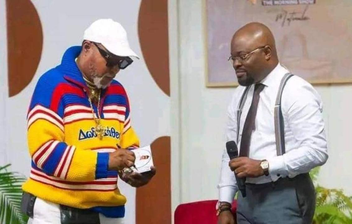 L'artiste musicien Koffi Olomide et le journaliste Jessy Kabasele