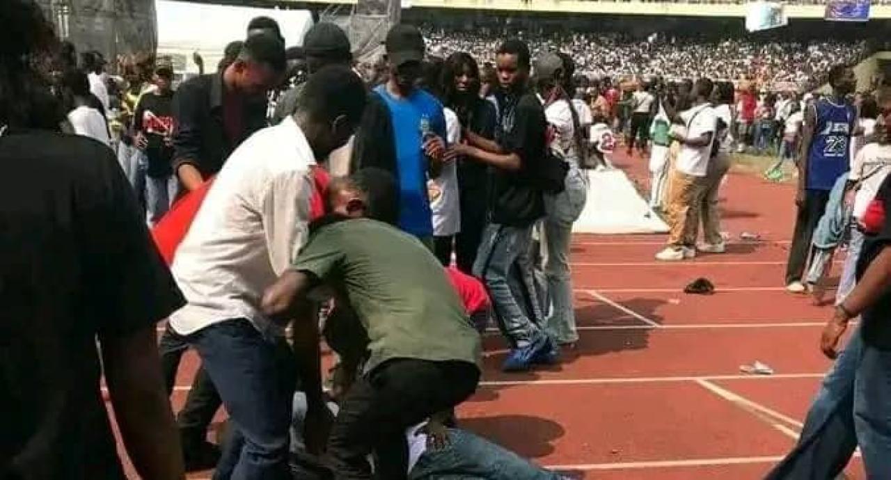Quelques personnes prises en charge au stade des martyrs suite au débordement, samedi 27 juillet 2024