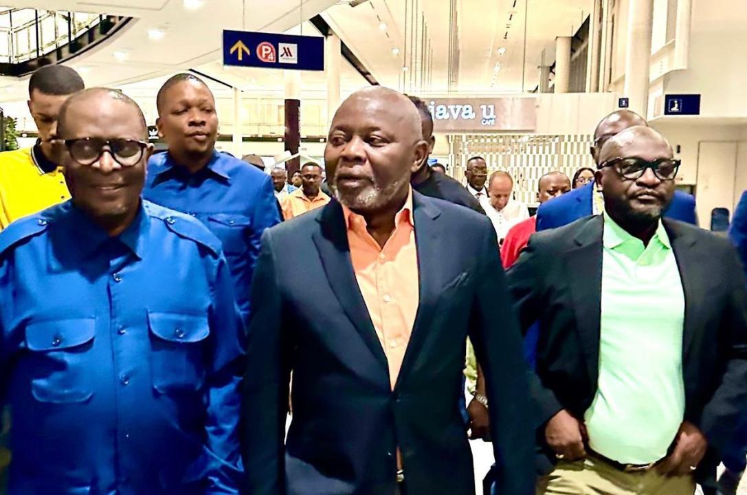 Le président de l’assemblée nationale de la Rdc accueilli au Canada par l’ambassadeur et la communauté congolaise.